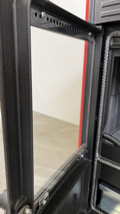 PLAMEN Litinová krbová kamna MAESTRAL N - červená