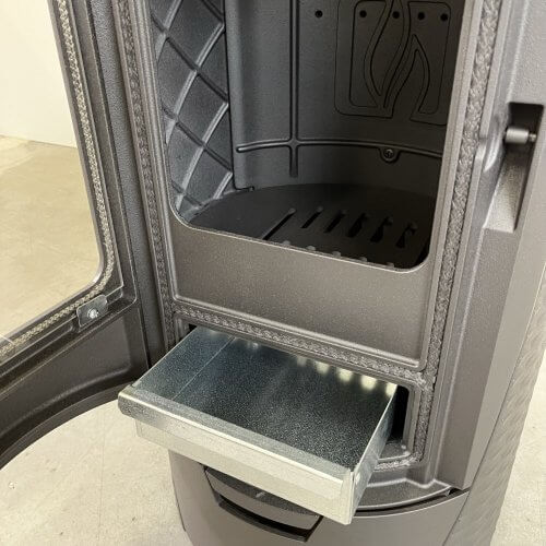 PLAMEN Litinová krbová kamna TARA - černá