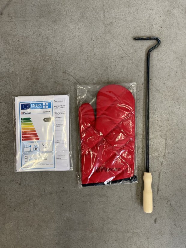 PLAMEN Litinová krbová kamna MAESTRAL N - červená