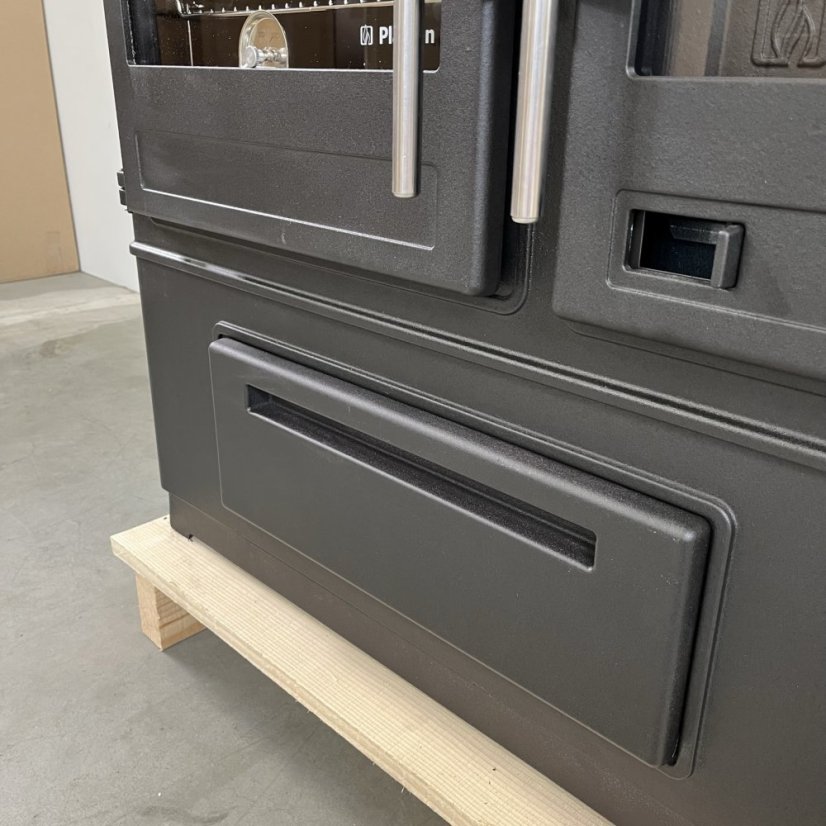 PLAMEN Sporák na tuhá paliva SLAVONAC N - P bílý