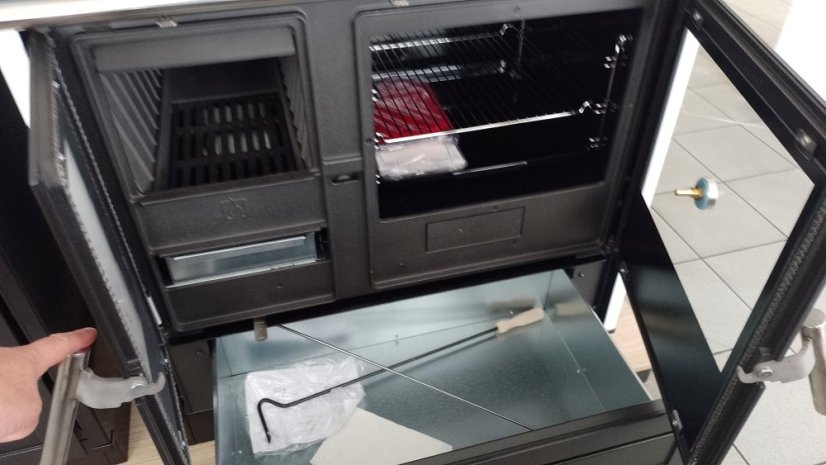 PLAMEN Sporák na tuhá paliva 910 GLAS -  černý