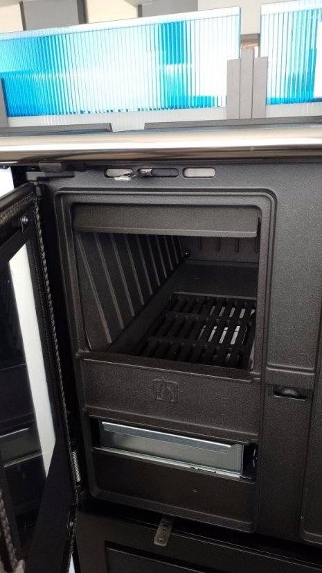 PLAMEN Sporák na tuhá paliva 910 GLAS -  černý