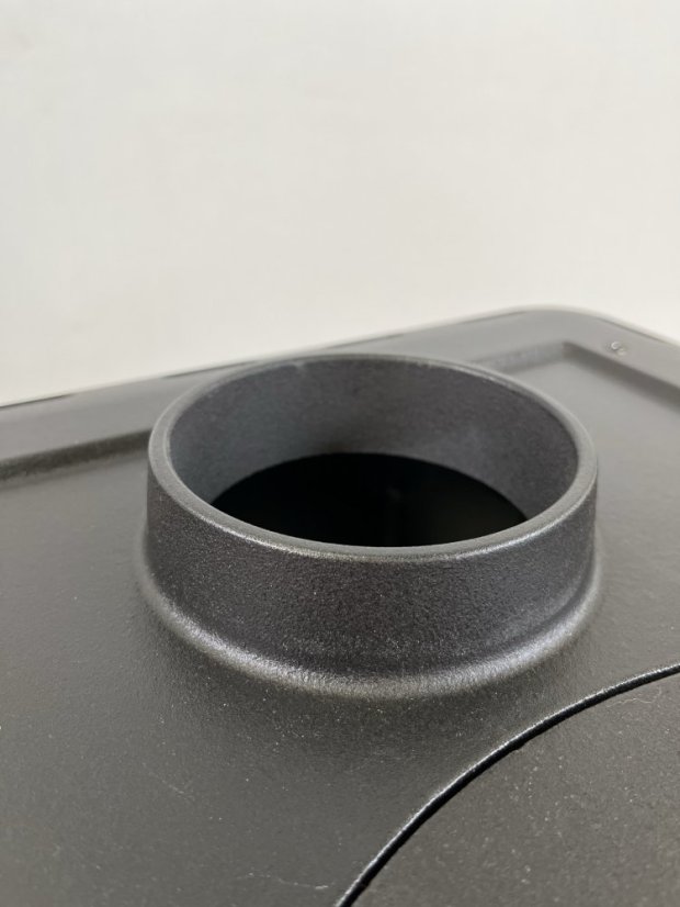 PLAMEN Litinová krbová kamna MAESTRAL N - červená