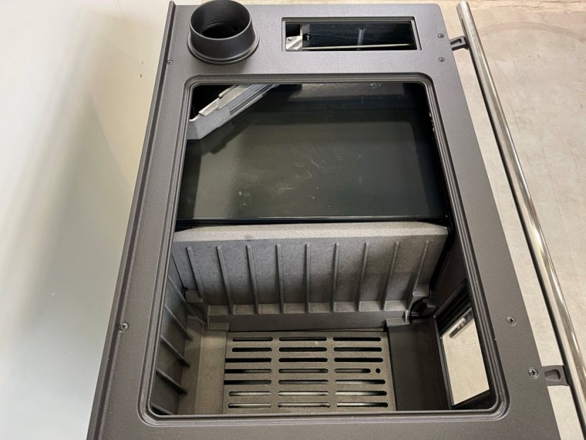 PLAMEN Sporák na tuhá paliva SLAVONAC N - P černý