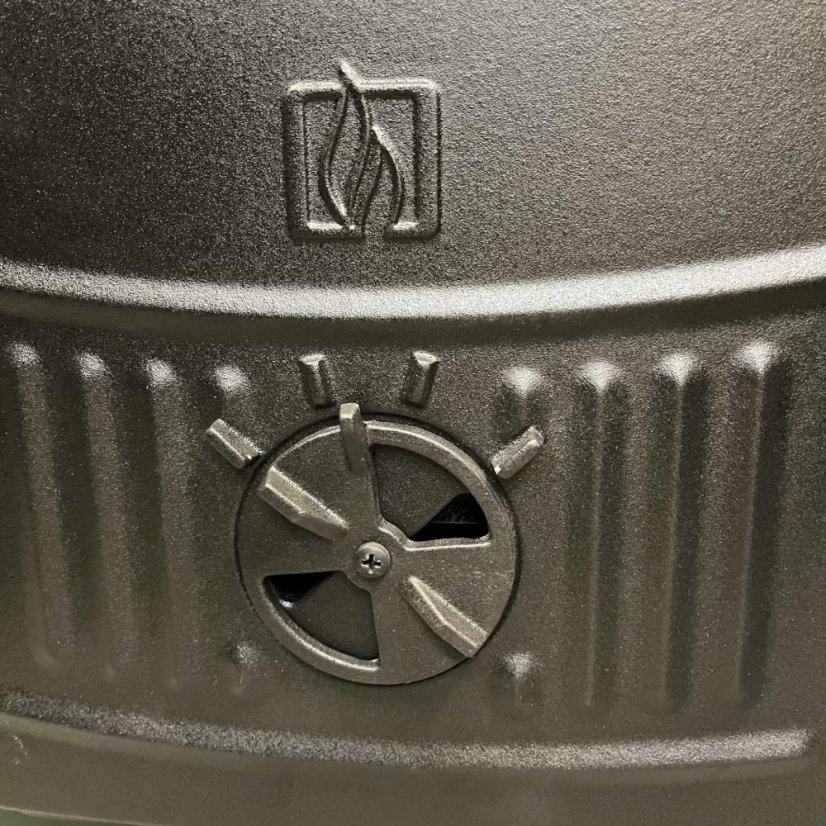 PLAMEN Litinová krbová kamna DORA 10 N - černá