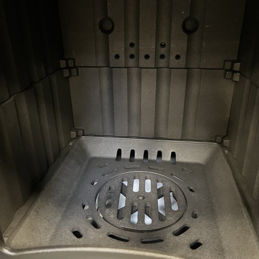 PLAMEN Litinová krbová kamna DORA 10 N - černá